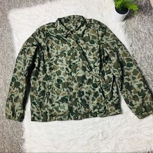 American Eagle Outfitters Camouflage Windbreaker Size Large